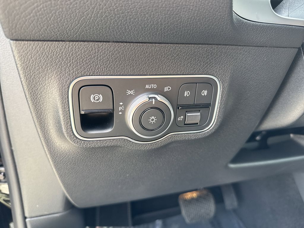 2025 Mercedes-Benz GLB Base - Photo 18