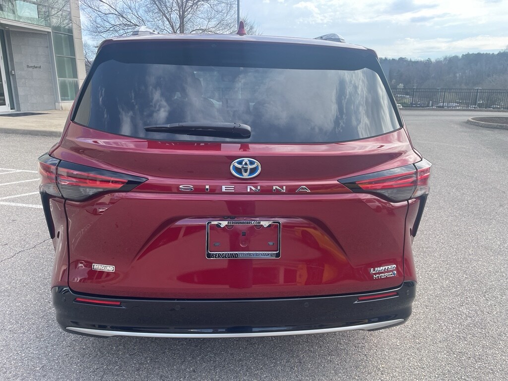 Used 2021 Toyota Sienna Limited 7 Passenger Passenger Van
