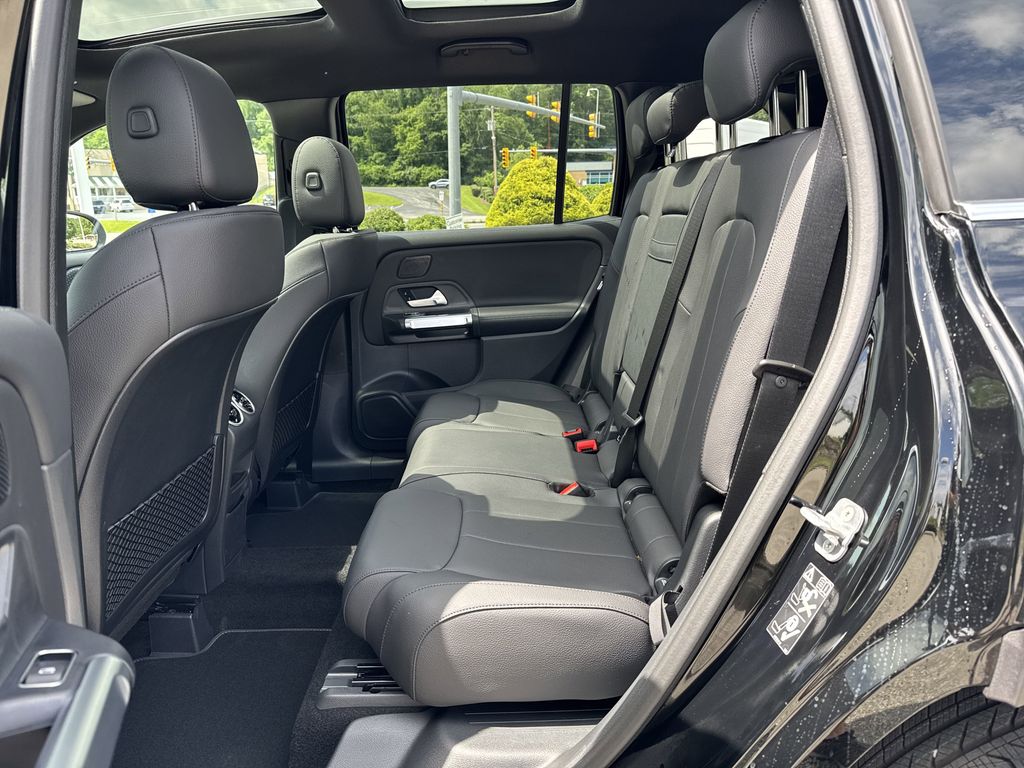 2025 Mercedes-Benz GLB Base - Photo 11