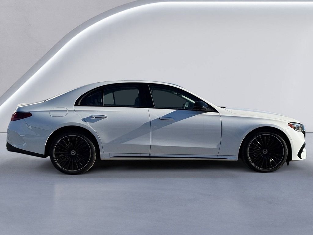 2024 Mercedes Benz E 350 4MATIC photo 4