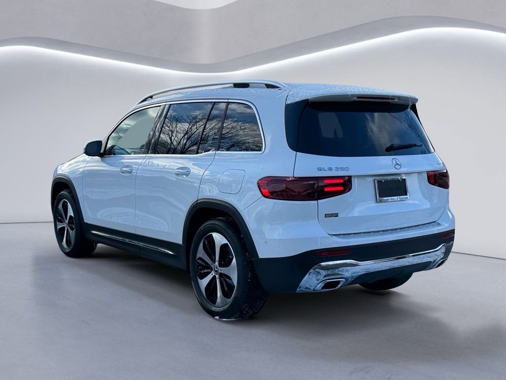2025 Mercedes Benz GLB 250 4MATIC photo 4