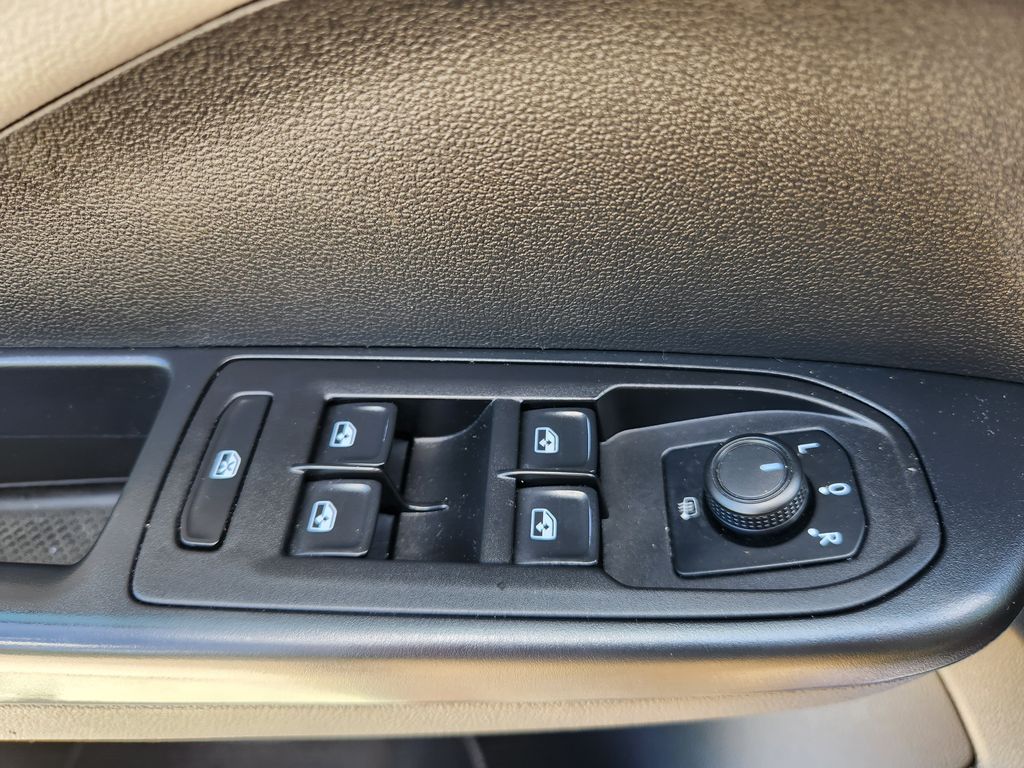 2022 Volkswagen Taos SE - Photo 16
