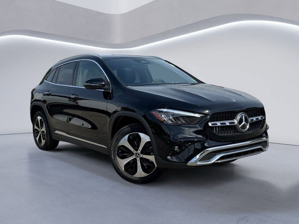 2026 Mercedes Benz GLA 250 4MATIC photo 2