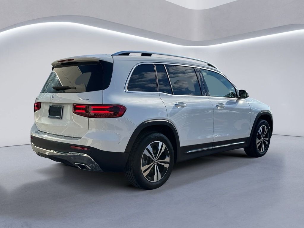 2025 Mercedes Benz GLB 250 photo 3