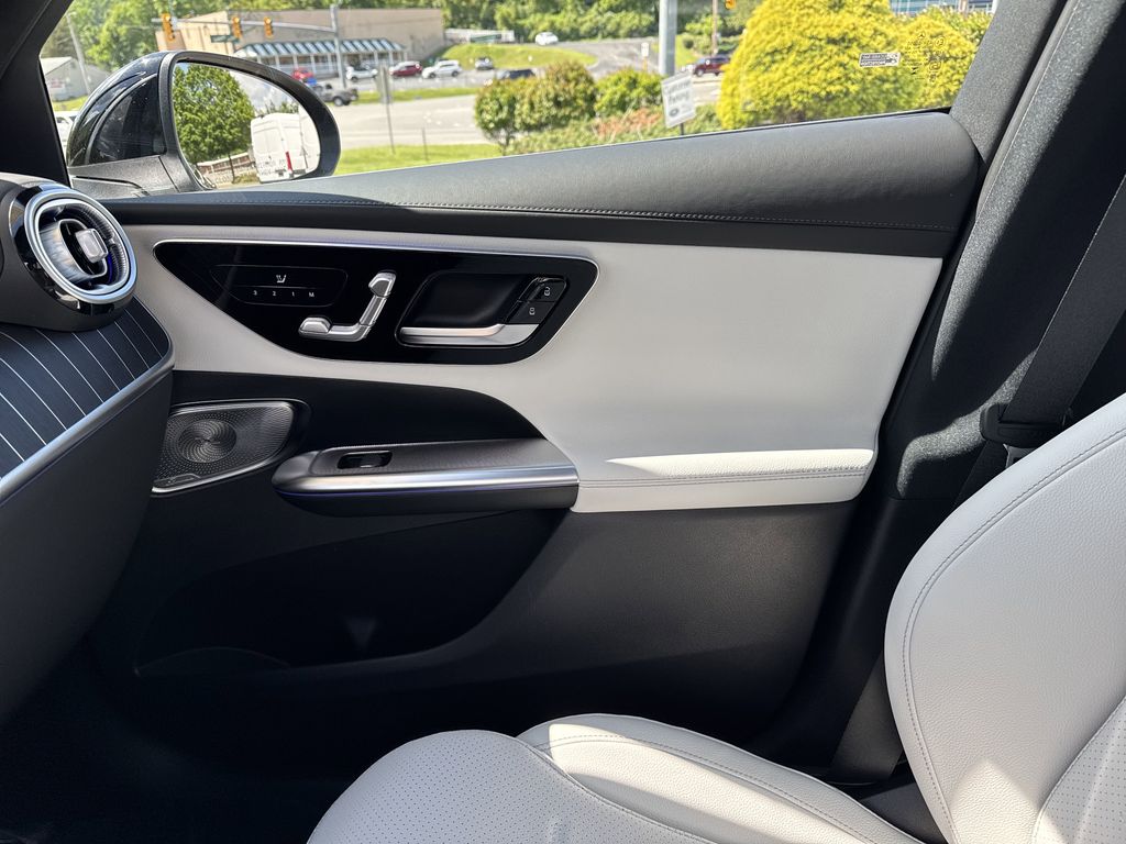 2025 Mercedes-Benz GLC Base - Photo 26