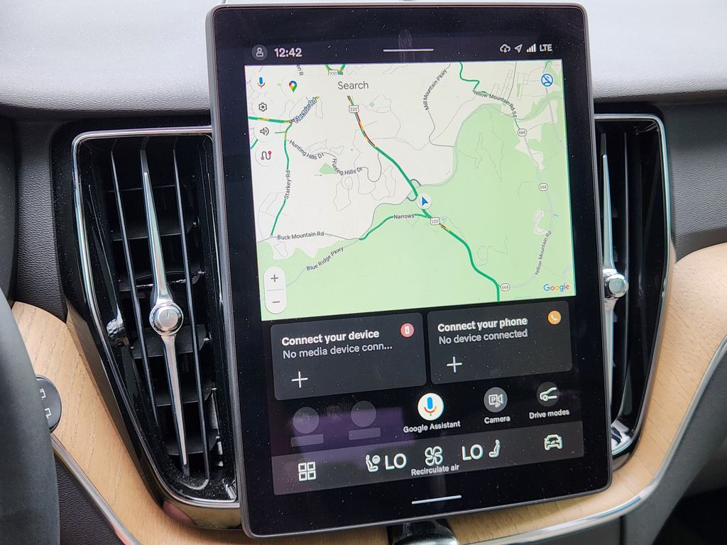 2026 Volvo XC60 Plus - Photo 21