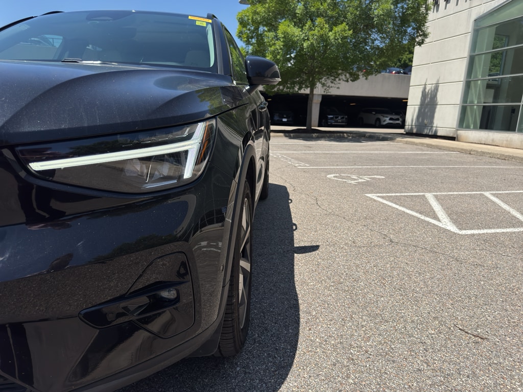 Used 2025 Volvo XC40 B5 Plus Dark Theme Sport Utility