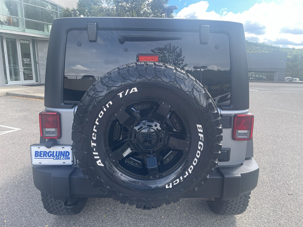 2016 Jeep Wrangler Sport photo 4