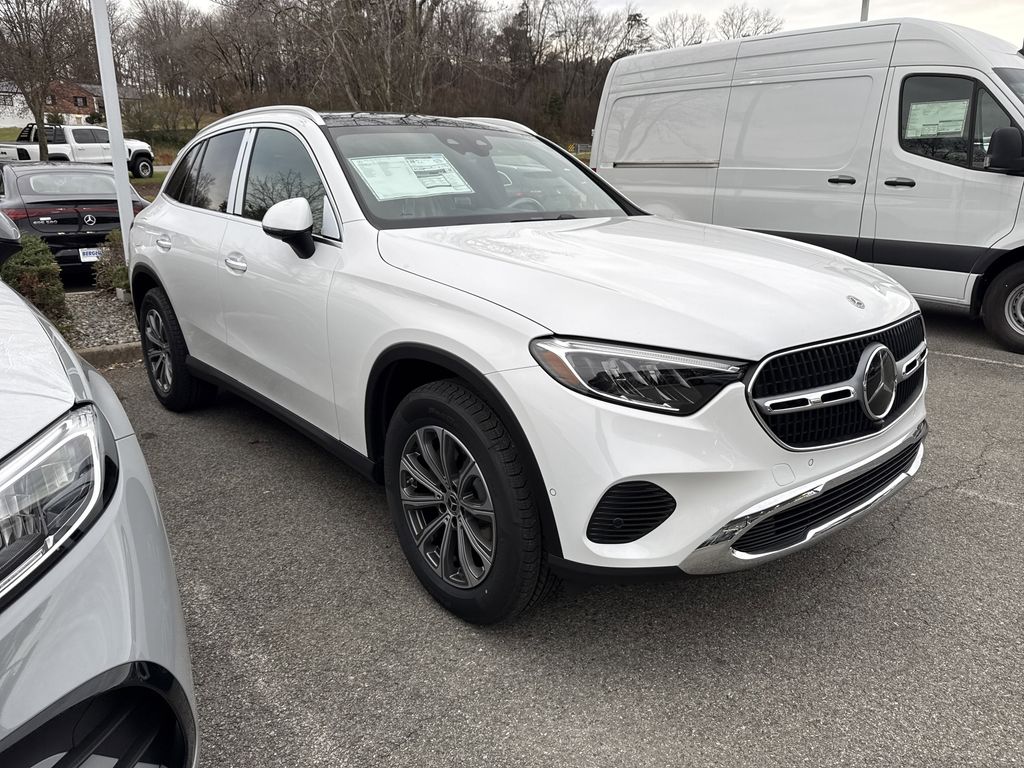2026 Mercedes-Benz GLC Base's photo