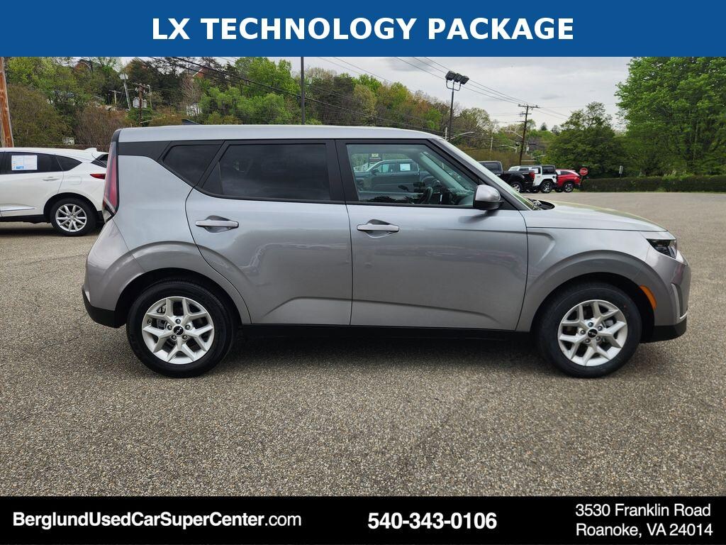 Used 2025 Kia Soul LX Hatchback