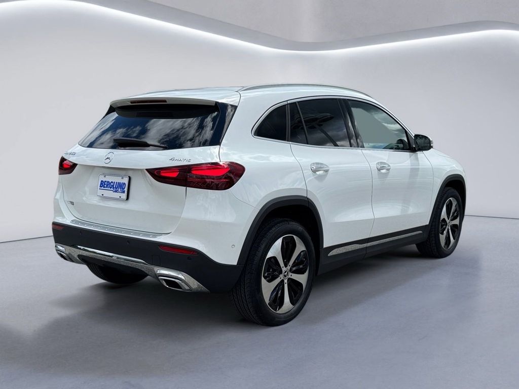 2026 Mercedes Benz GLA 250 4MATIC photo 4