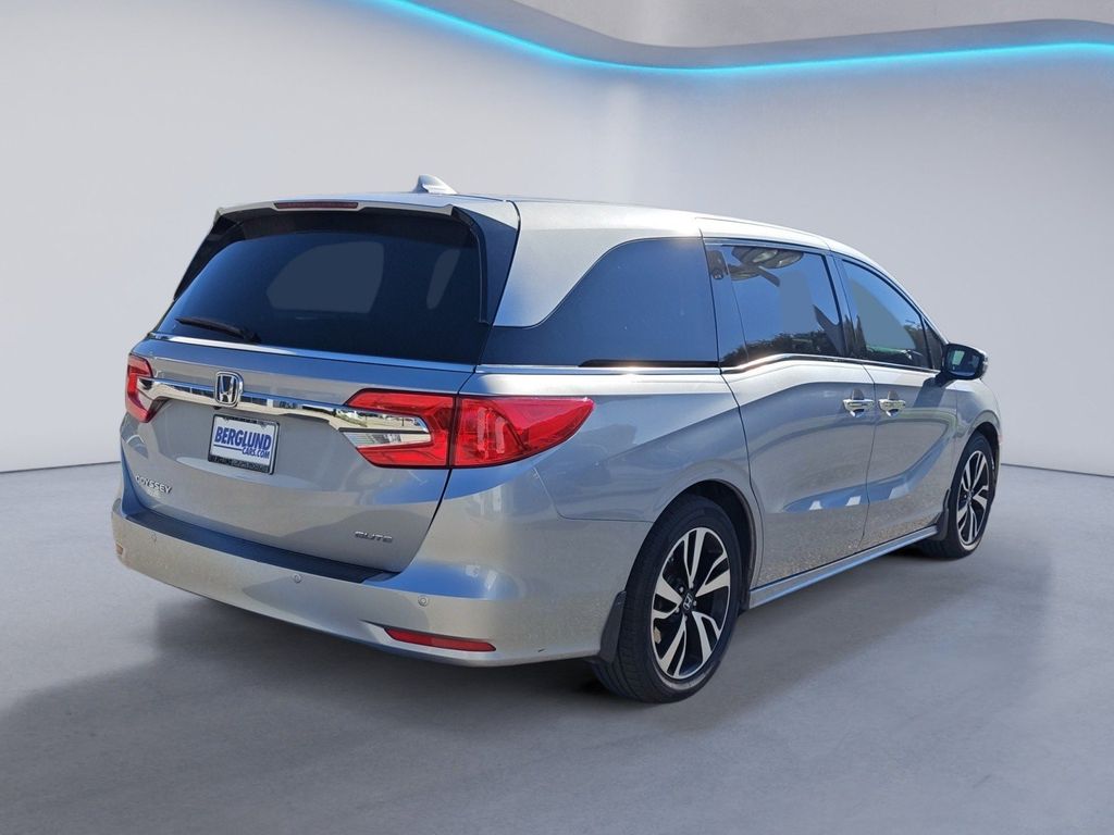 2018 Honda Odyssey Elite photo 4