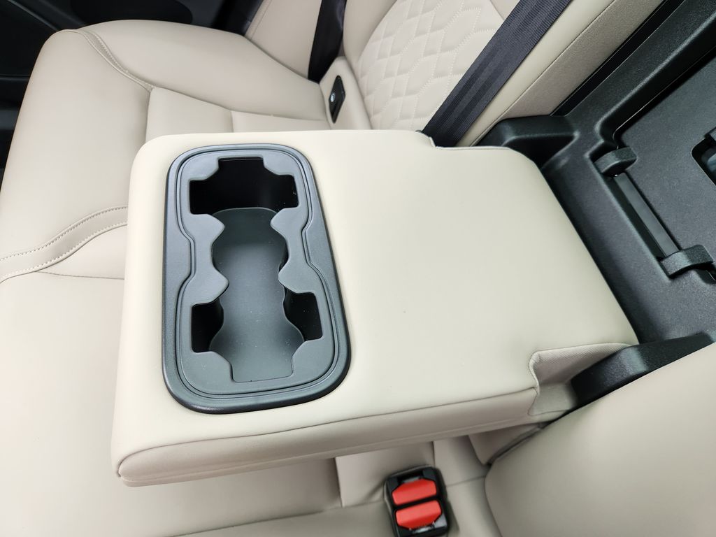 2026 Volvo XC60 Plus - Photo 13