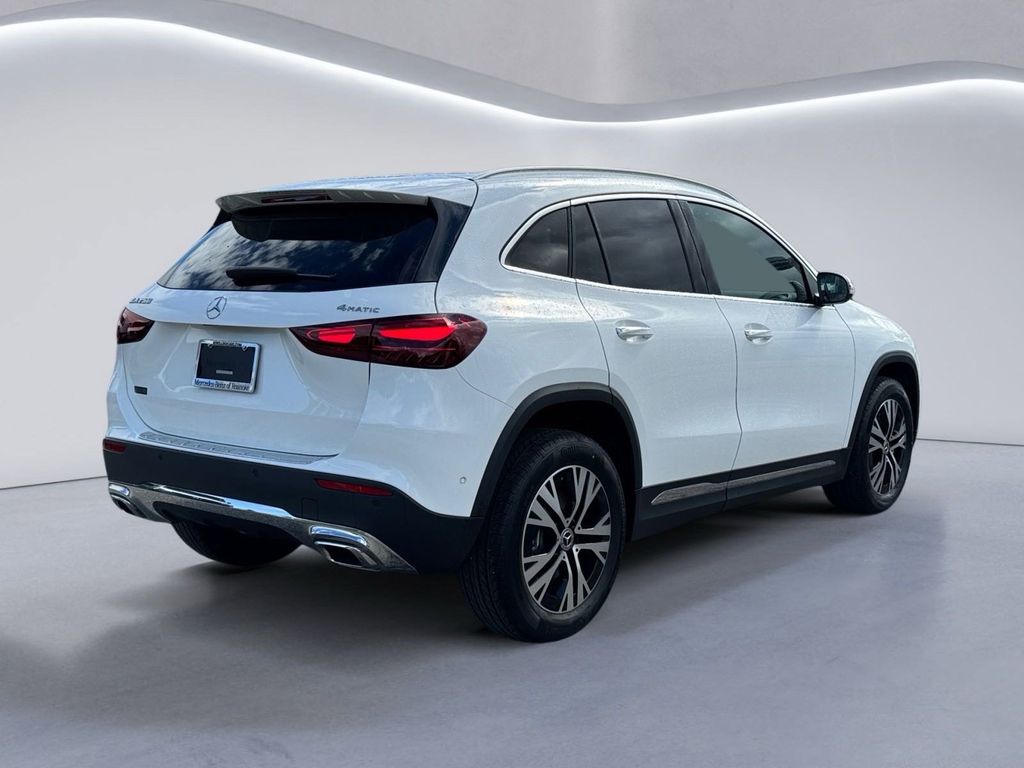 2025 Mercedes Benz GLA 250 4MATIC photo 3