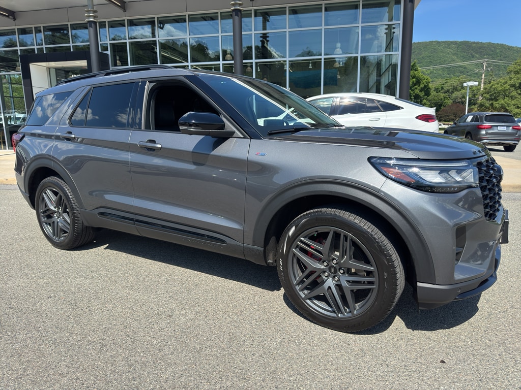 2025 Ford Explorer ST-LINE 4WD (PL535)'s photo