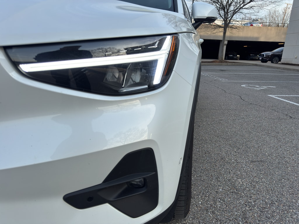 Used 2025 Volvo XC40 B5 Plus Bright Theme Sport Utility