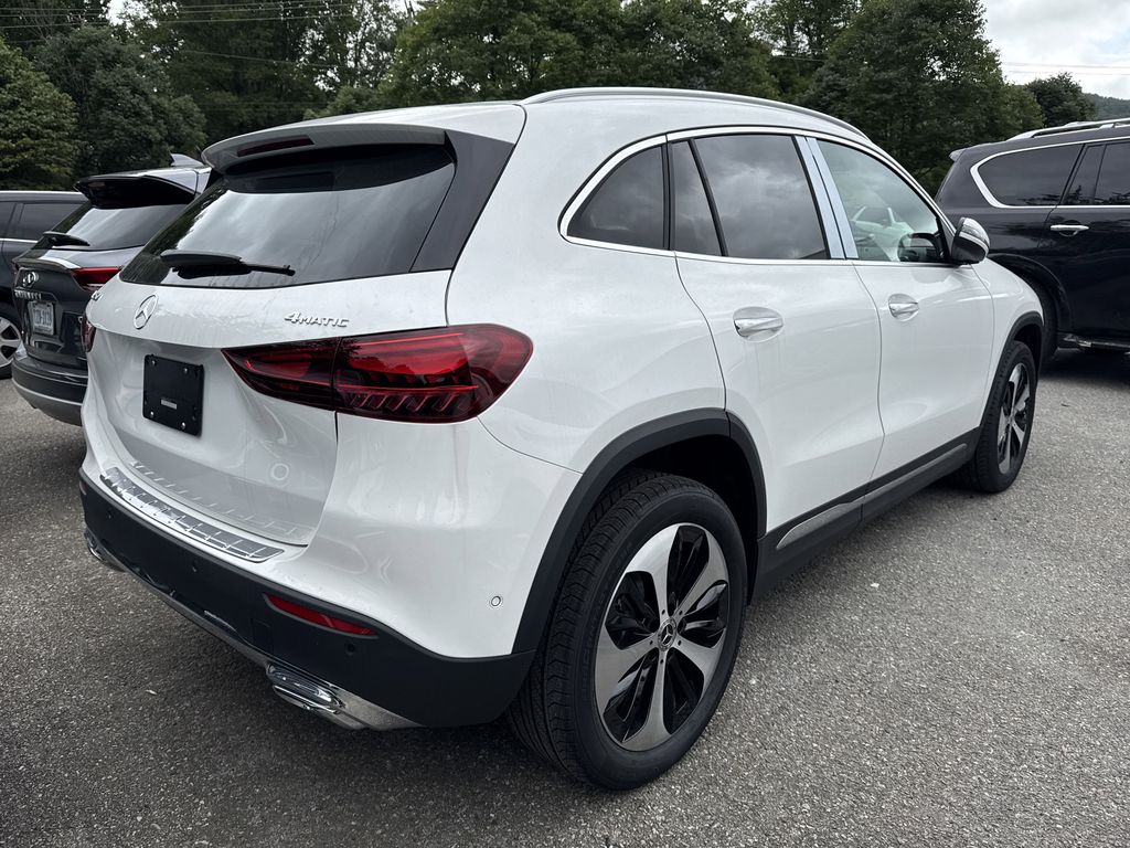 2026 Mercedes Benz GLA 250 4MATIC photo 3