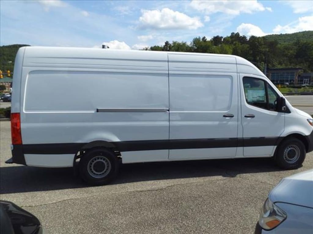 New 2024 Mercedes-Benz Sprinter 2500 High Roof 4-Cyl Diesel HO Cargo Van