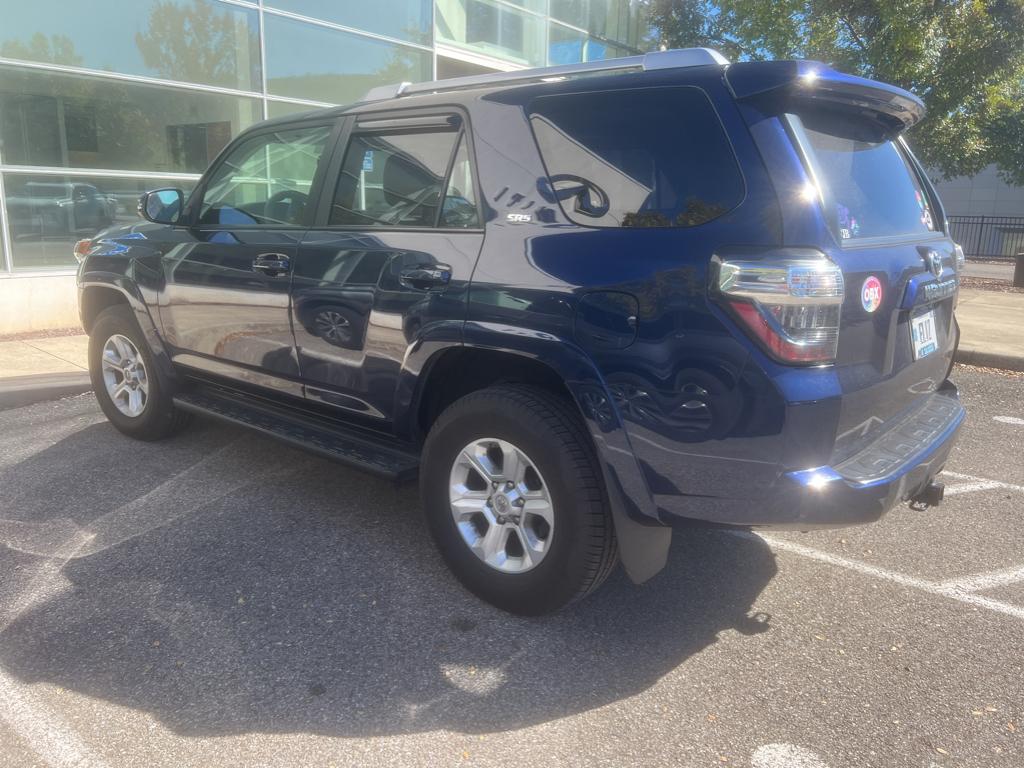 2018 Toyota 4Runner SR5 Premium photo 3