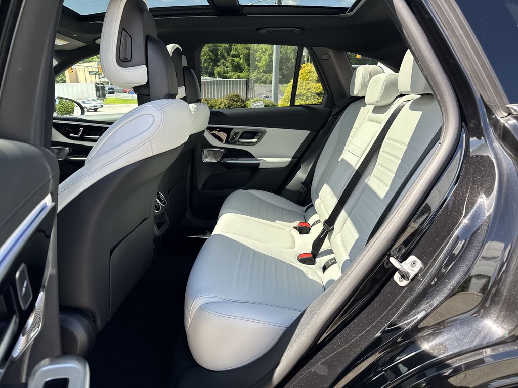 2025 Mercedes-Benz GLC Base - Photo 11