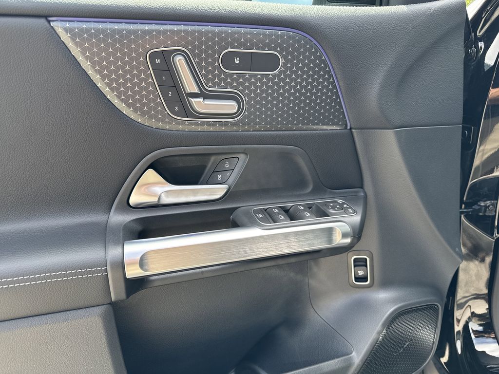 2025 Mercedes-Benz GLB Base - Photo 16