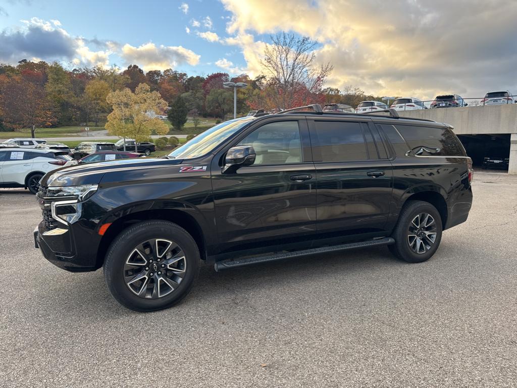 2022 Chevrolet Suburban Z71 photo 2