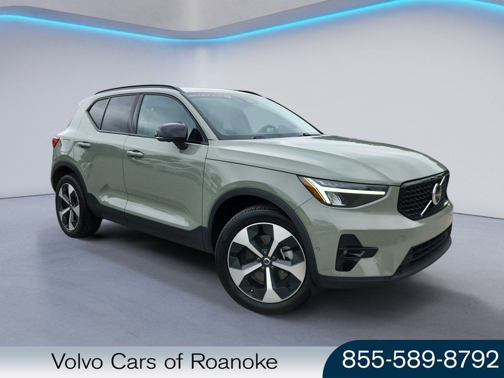 Used 2025 Volvo XC40 B5 Plus Dark Theme Sport Utility
