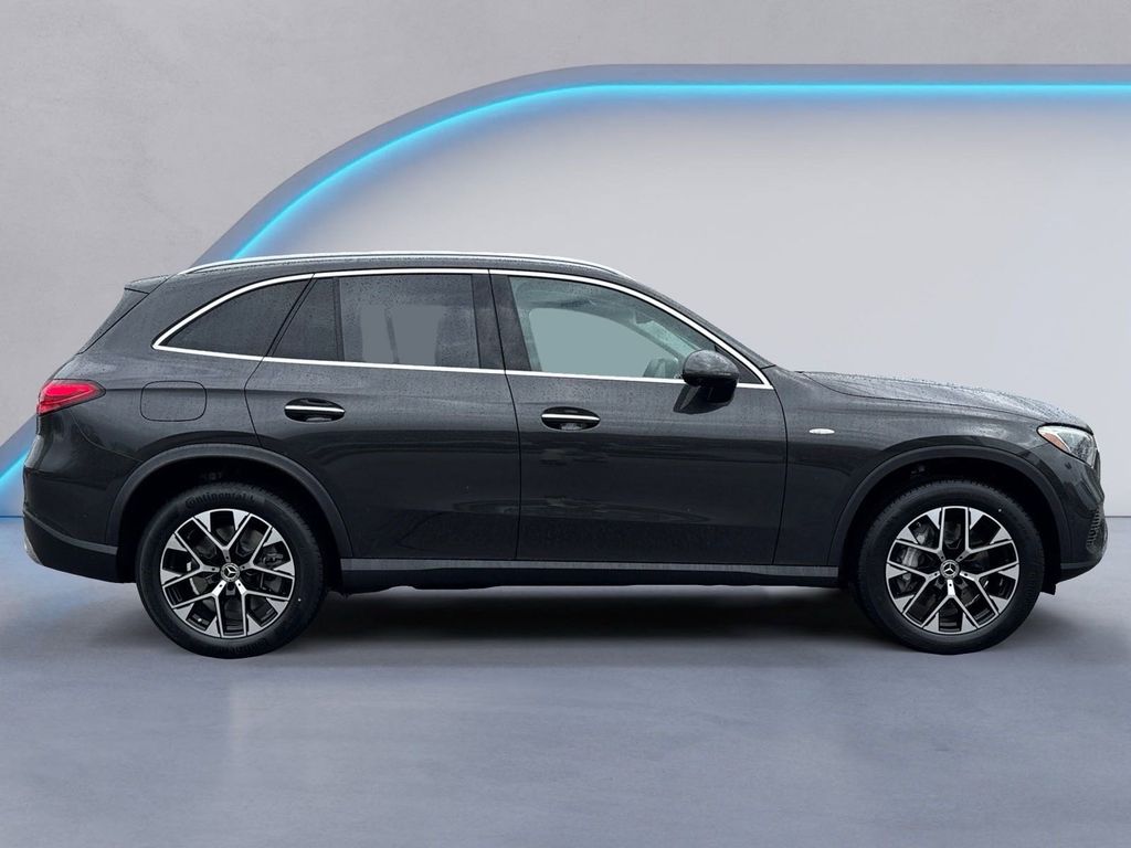 2025 Mercedes Benz GLC 350e 4MATIC photo 2