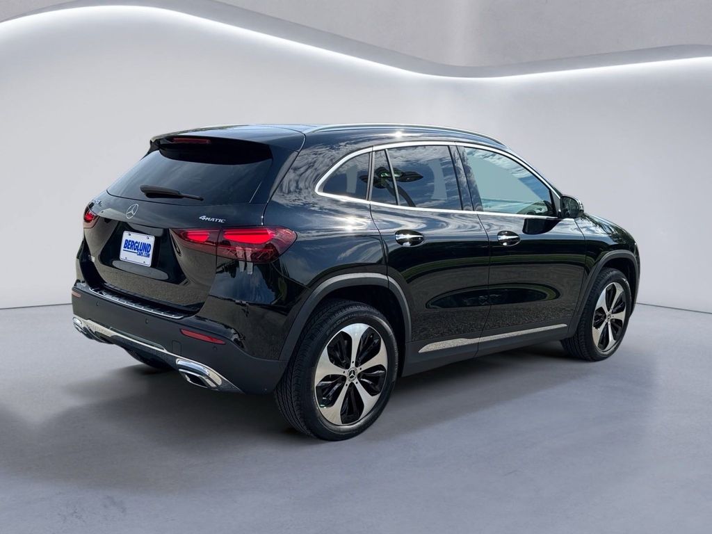 2026 Mercedes Benz GLA 250 4MATIC photo 4