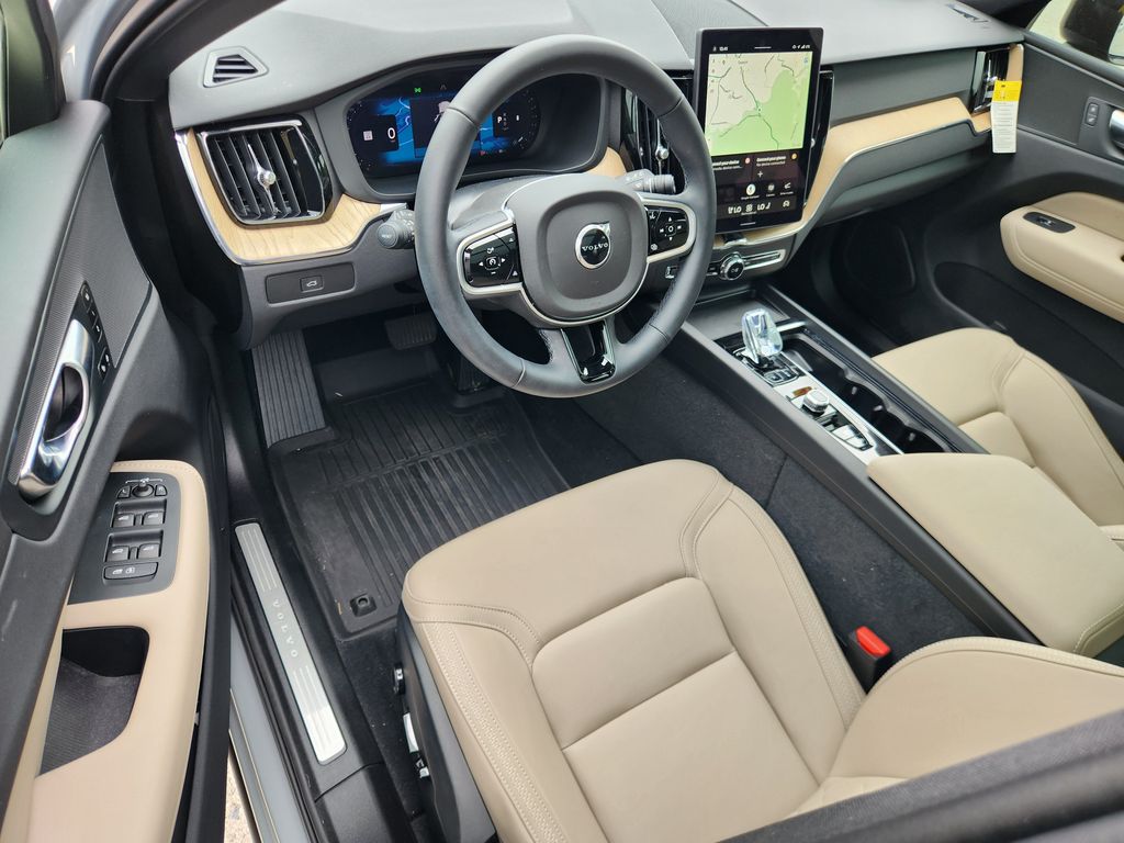 2026 Volvo XC60 Plus - Photo 15