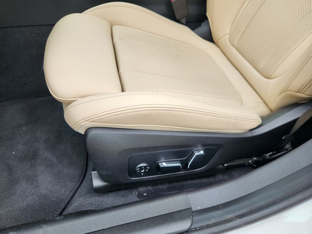 2026 BMW 3 Series 330i - Photo 16