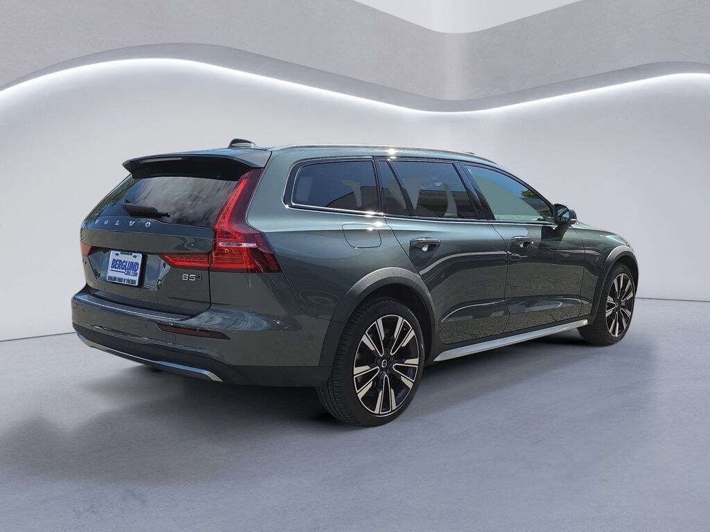 Used 2026 Volvo V60 Cross Country B5 Ultra Wagon