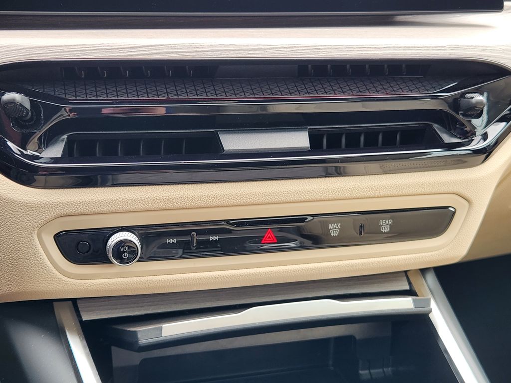 2026 BMW 3 Series 330i - Photo 25