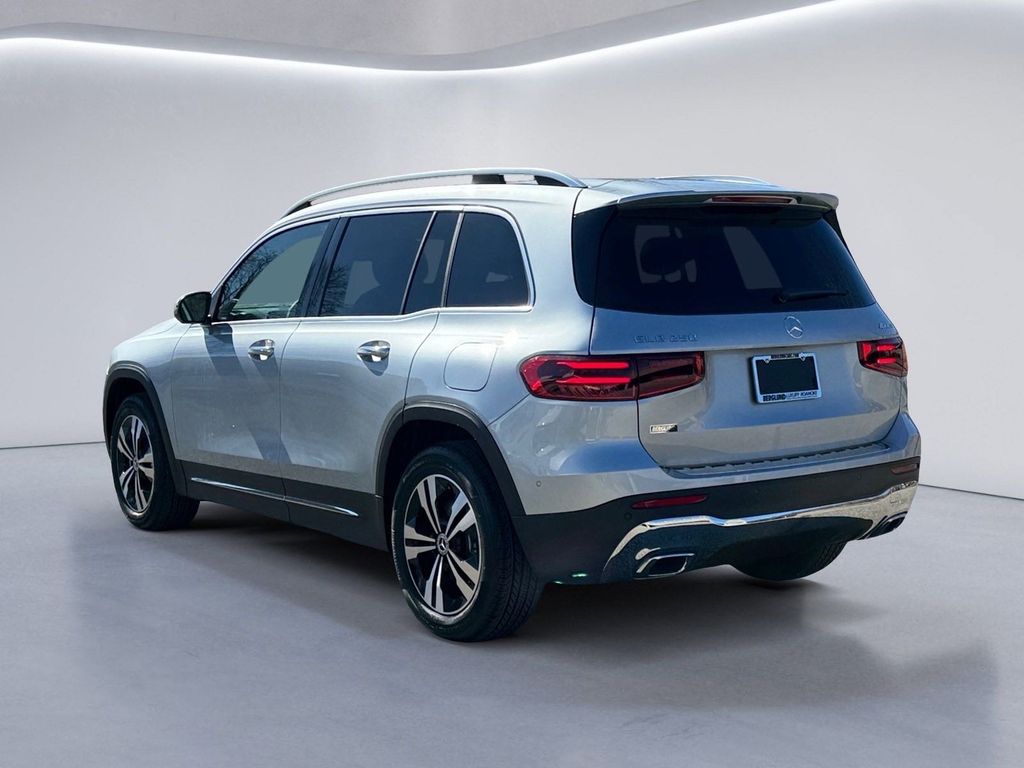 2025 Mercedes Benz GLB 250 4MATIC photo 4