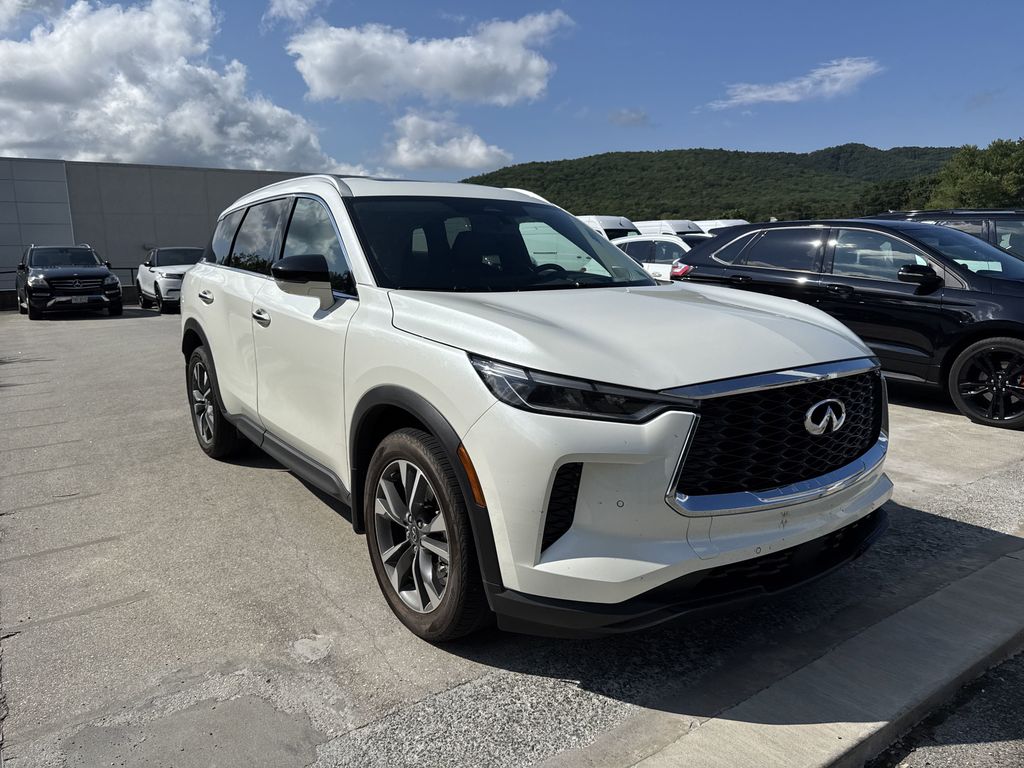2025 Infiniti QX60 Luxe photo 2