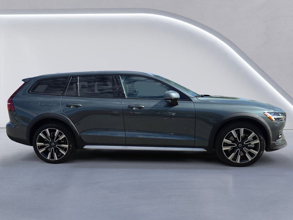 Used 2026 Volvo V60 Cross Country B5 Ultra Wagon