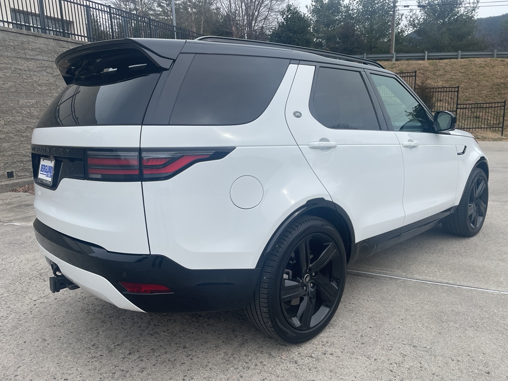 Used 2024 Land Rover Discovery P360 Dynamic SE Sport Utility