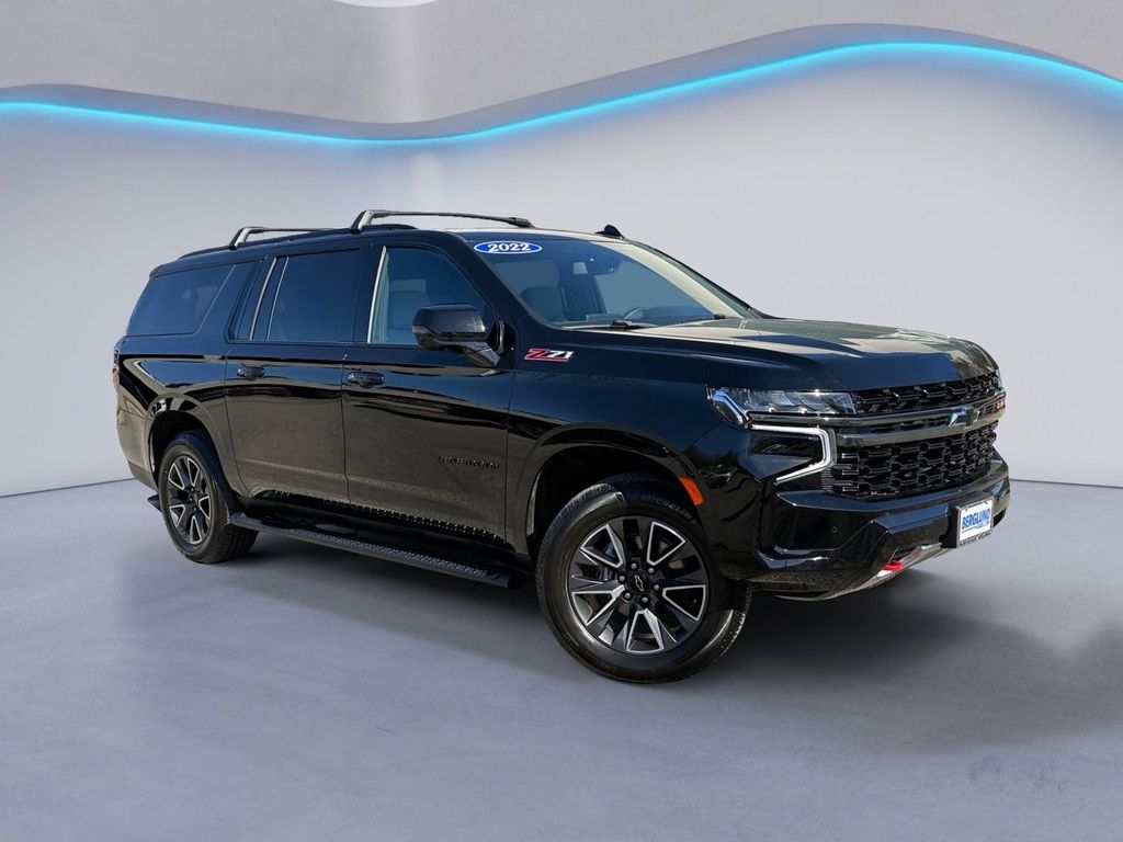 2022 Chevrolet Suburban Z71 photo 2
