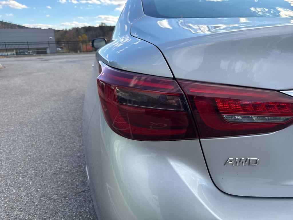2019 Infiniti Q50 3.0t LUXE photo 4