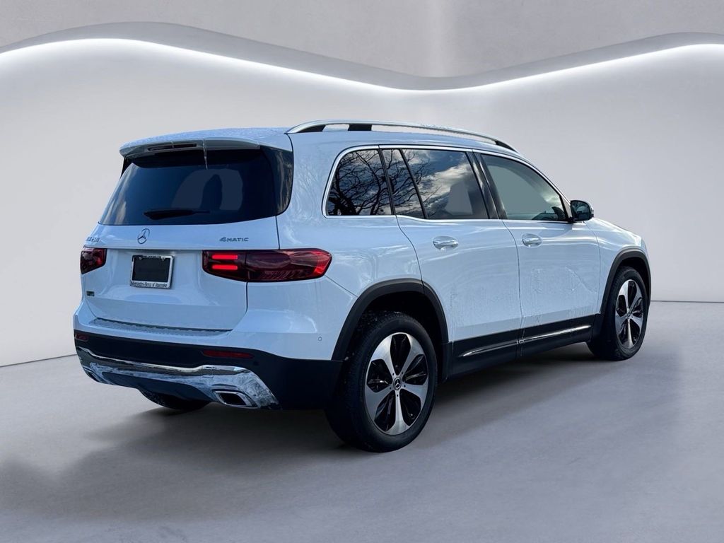 2025 Mercedes Benz GLB 250 4MATIC photo 4