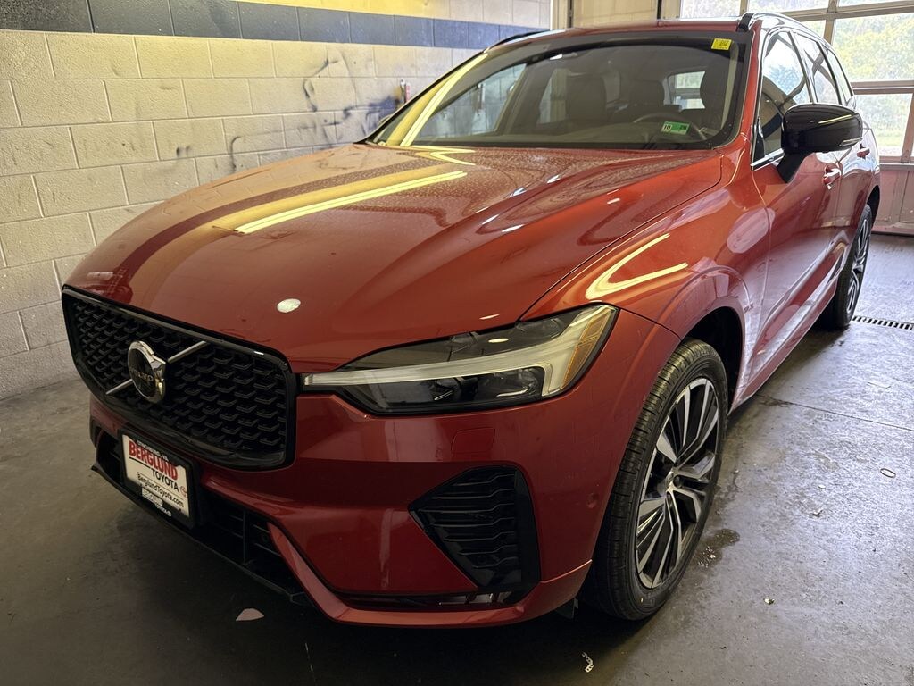 Used 2023 Volvo XC60 B5 AWD Plus Dark SUV