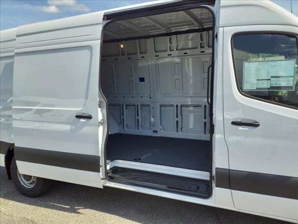 New 2024 Mercedes-Benz Sprinter 2500 High Roof 4-Cyl Diesel HO Cargo Van