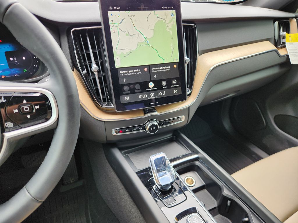 2026 Volvo XC60 Plus - Photo 30