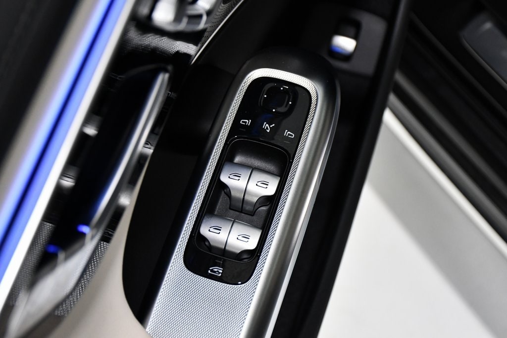 2026 Mercedes-Benz E-Class E350 - Photo 15
