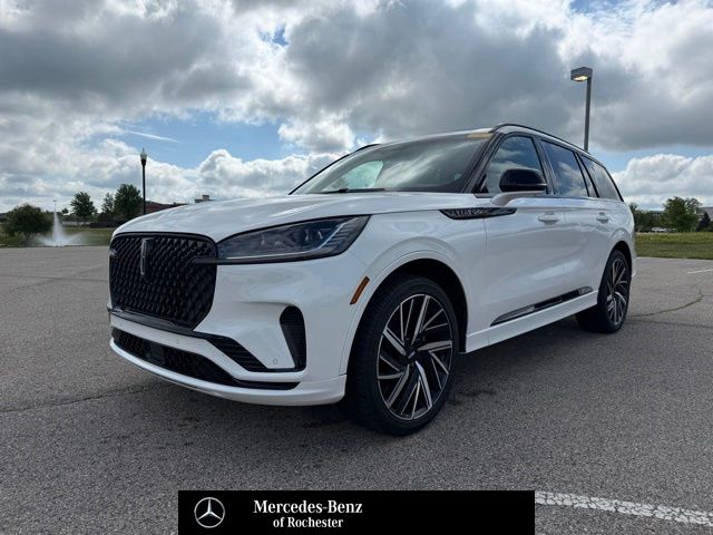 2025 Lincoln Aviator Black Label AWD's photo