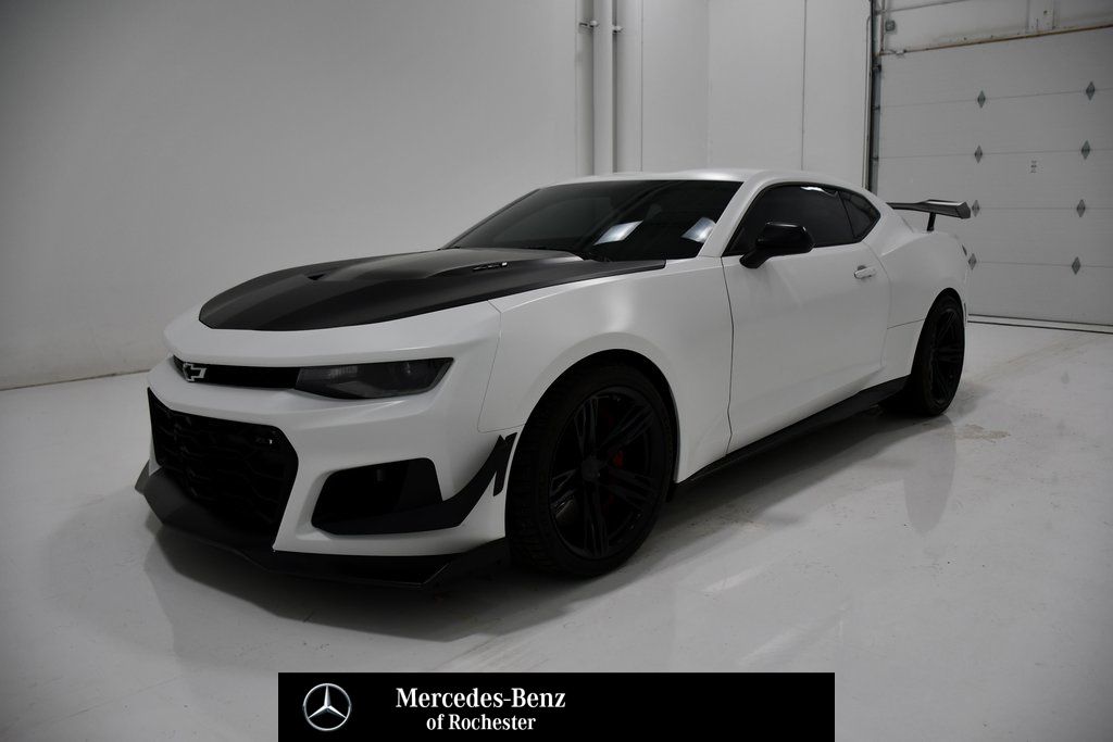 2021 Chevrolet Camaro ZL1's photo