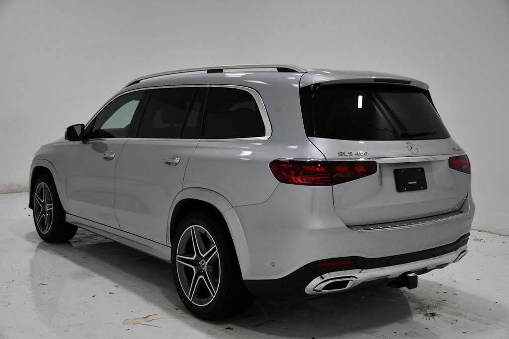 2025 Mercedes Benz GLS 450 4MATIC photo 3