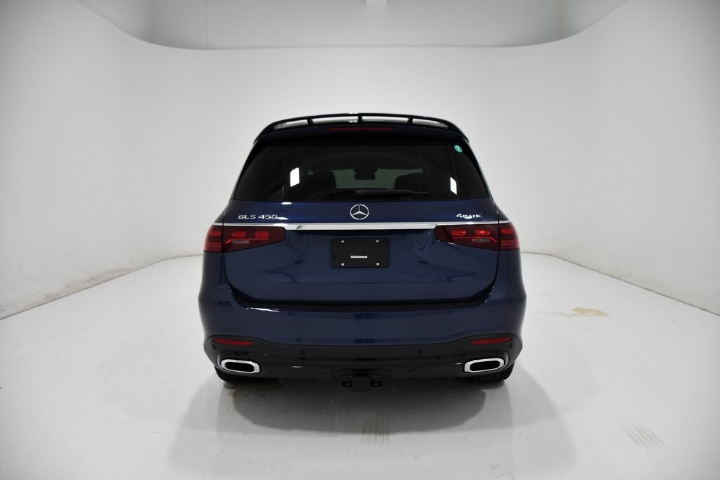 2026 Mercedes Benz GLS 450 4MATIC photo 3
