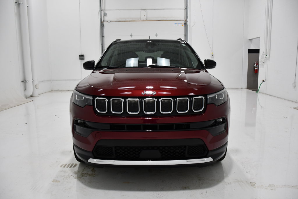 Used 2022 Jeep Compass Limited with VIN 3C4NJDCB2NT211590 for sale in Rochester, Minnesota