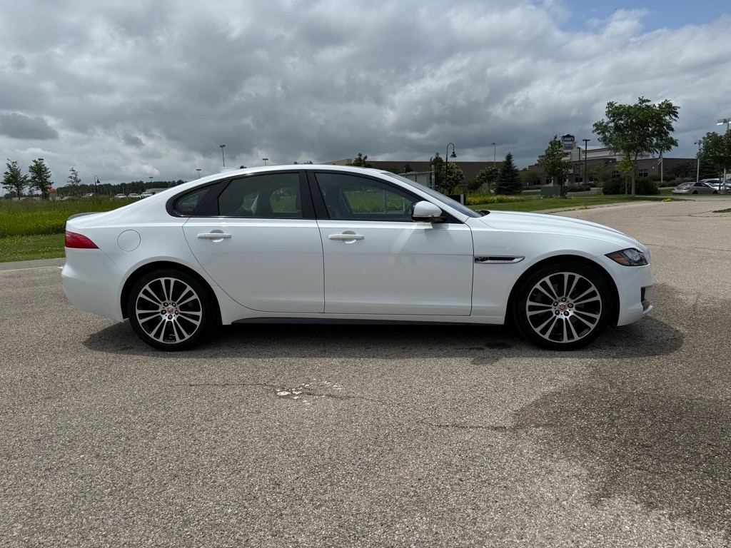 Used 2018 Jaguar XF Prestige with VIN SAJBK4EV6JCY54877 for sale in Rochester, Minnesota